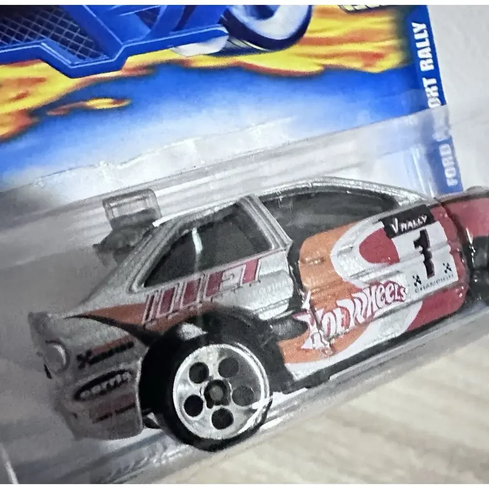 2001 Hot Wheels Collector No. 192 Ford Escort Rally with Chrome 5 Dot Wheels H86